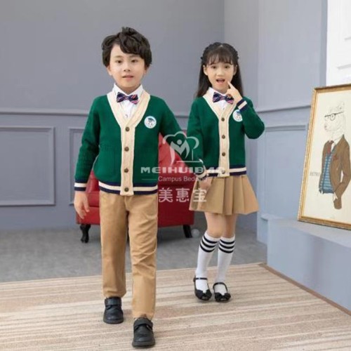 广州童装工厂，幼儿园园服的搭配效果如何提高