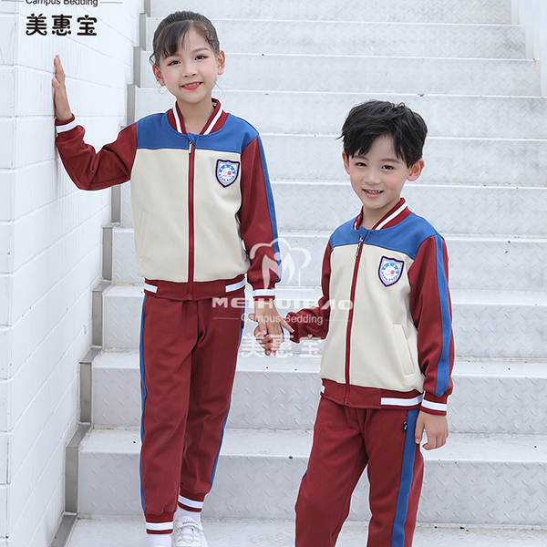 如何搭配新风格的幼儿园服装？